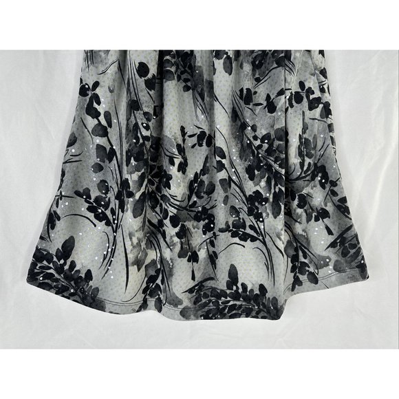 Cocomo Sleeveless Top Blouse Women Size L Gray Black Floral Chain Necklace - Picture 3 of 13